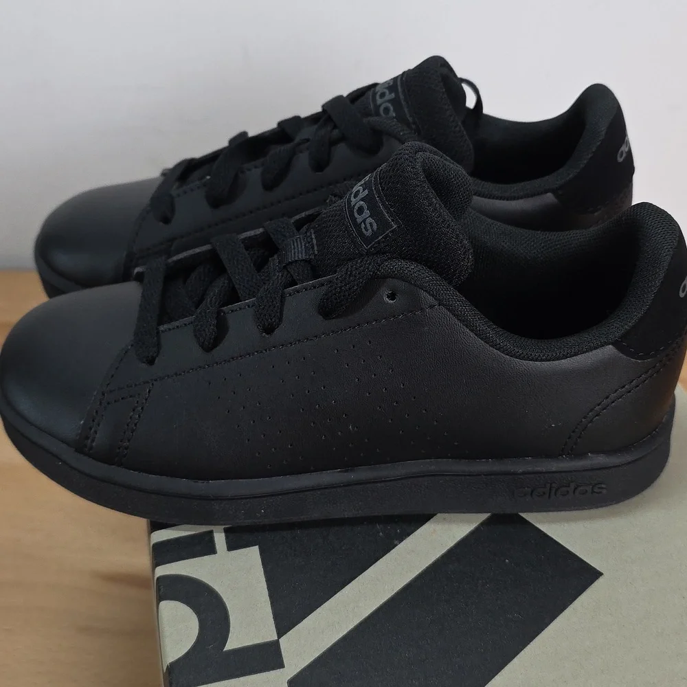 Adidas Advantage Clean Black Leather Men's Sneakers Size 1 - Picture 3 of 9